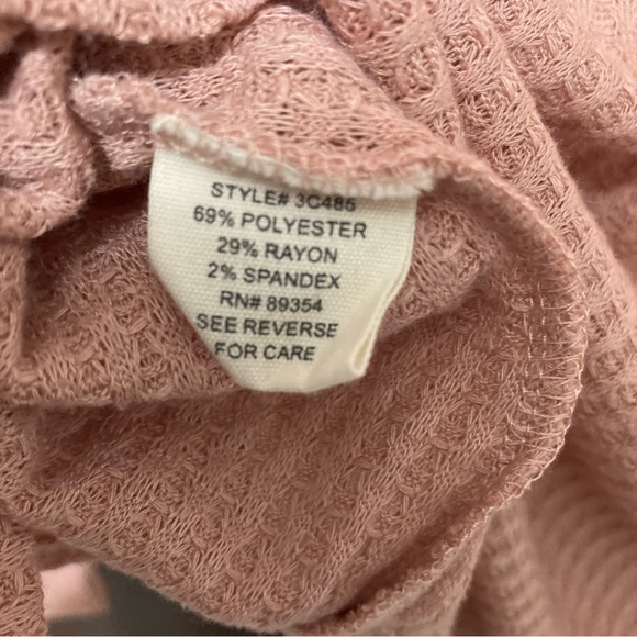 Women’s Ultra Flirt Light Pink Waffle Knit Cowl Neck Sweater Size Small - Picture 6 of 7